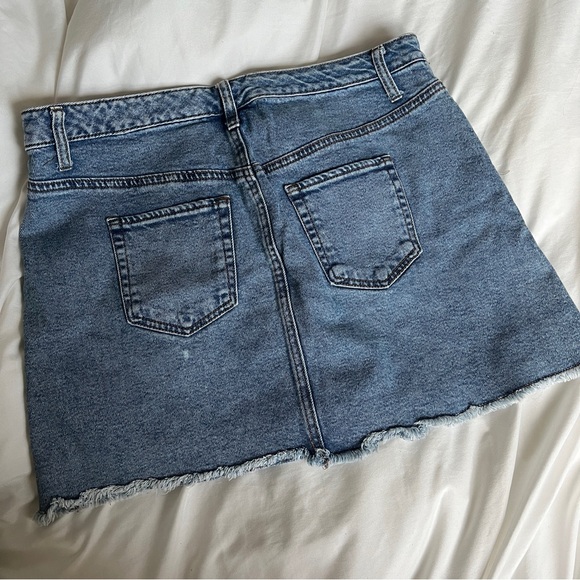 Studded denim mini jean skirt 🦋 - Picture 4 of 5